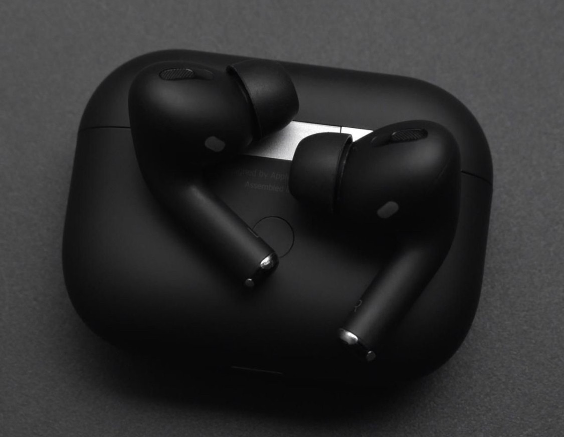 AirPods black